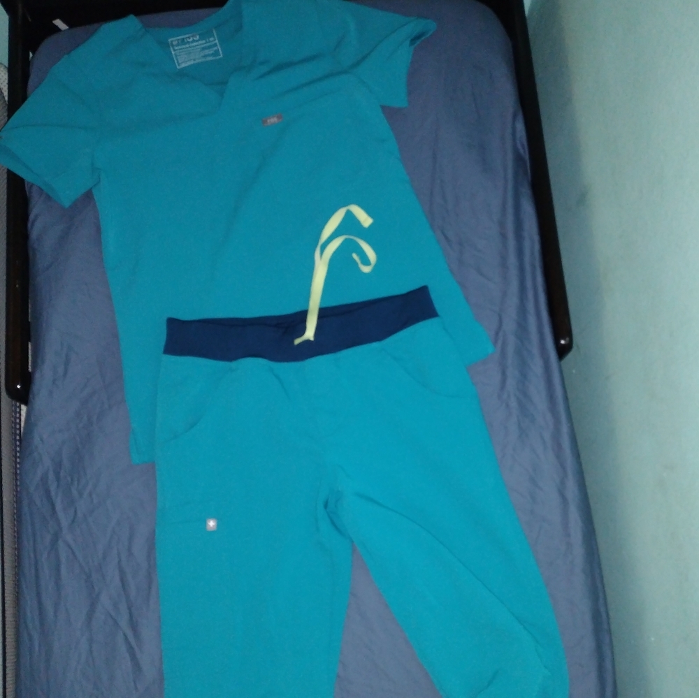 Figs Teal XS scrub set